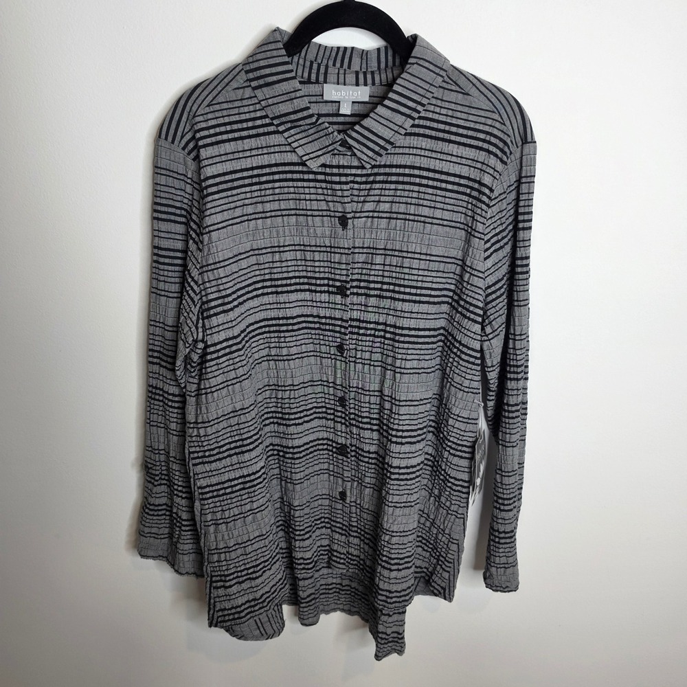 Habitat NWT Textured Crinkle Striped Button Down Shirt Women Large